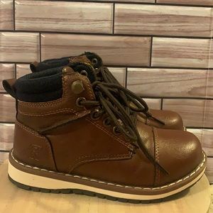 NWOT XRAY Boys Boots
